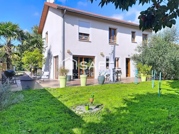 Maison d’architecte dans un environnement calme et verdoyant