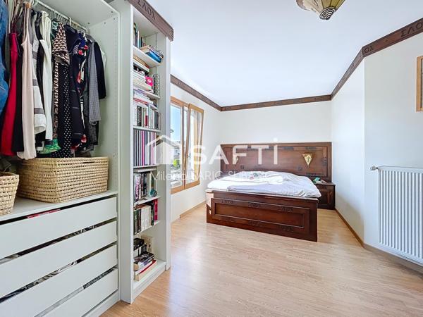 Maison d’architecte dans un environnement calme et verdoyant