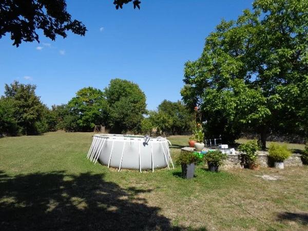 Charmante maison de village à 3 chambres avec granges et jardin privé