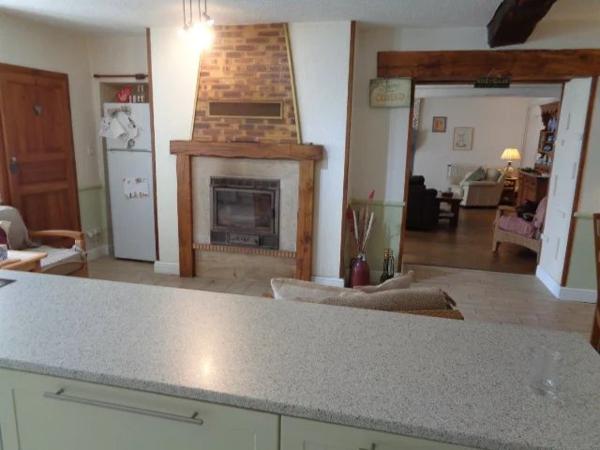 Charmante maison de village à 3 chambres avec granges et jardin privé