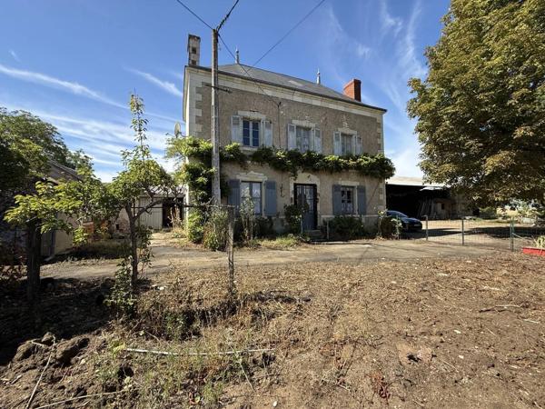 Maison de caractère à rénover – Beau potentiel