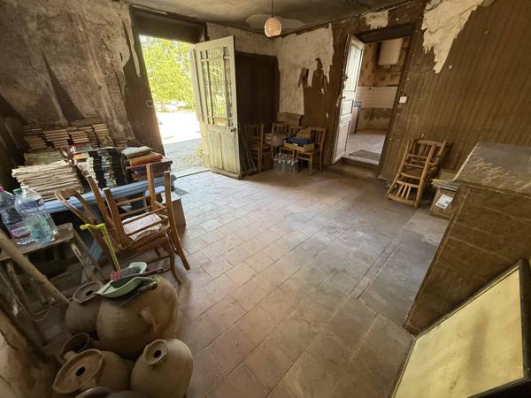 Maison de caractère à rénover – Beau potentiel
