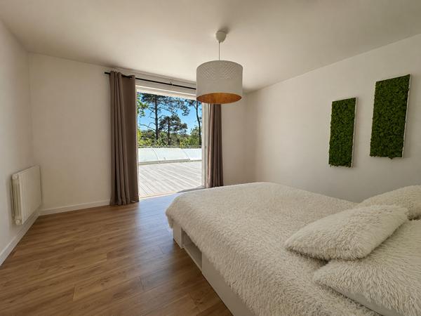 Maison à vendre à Verrières-le-Buisson ,Quartier recherché, en lisière de forêt, terrain de 2 398 m² avec piscine