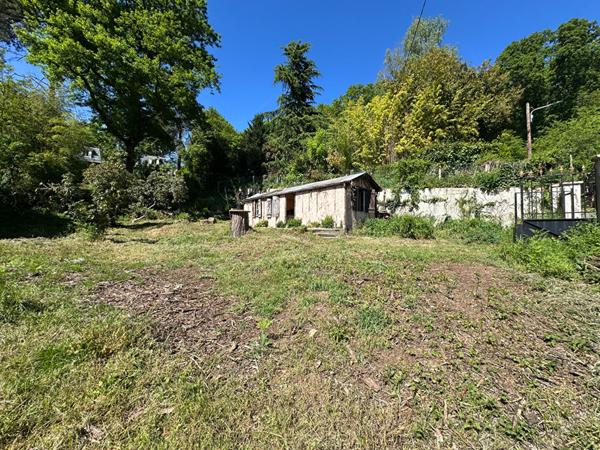 Maison à vendre à Verrières-le-Buisson ,Quartier recherché, en lisière de forêt, terrain de 2 398 m² avec piscine