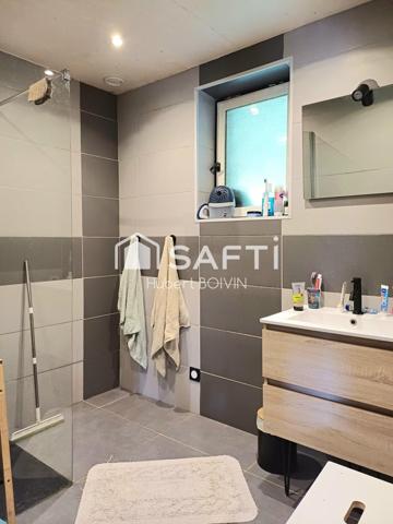 A 20 minutes du Mont Saint Michel ou encore 20 minutes de FOUGERES, très belle longère non mitoyenne....