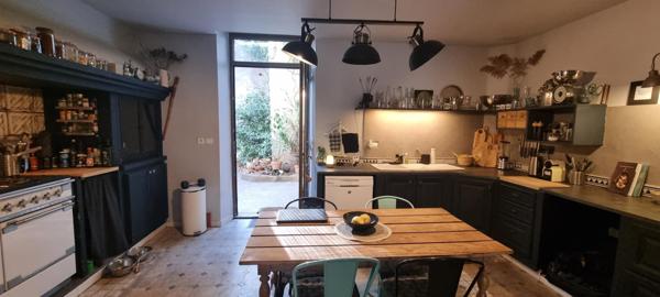 LA ROQUE D'ANTHERON - Maison familiale