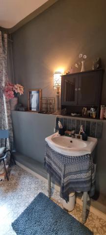 LA ROQUE D'ANTHERON - Maison familiale