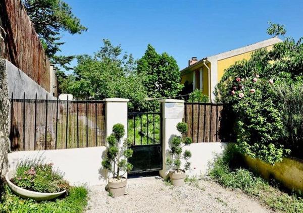 LA ROQUE D'ANTHERON - Maison familiale