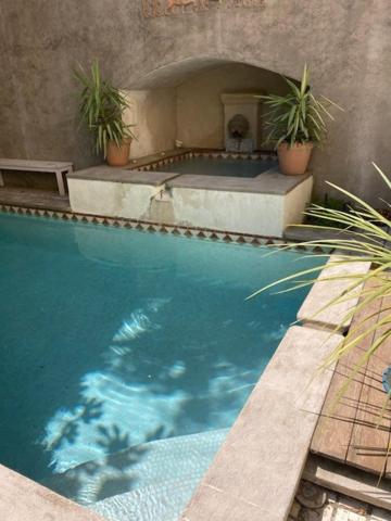 LA ROQUE D'ANTHERON - Maison familiale