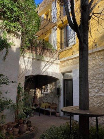 LA ROQUE D'ANTHERON - Maison familiale