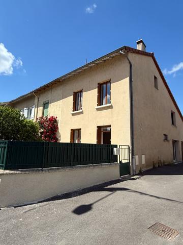 Maison de ville rénovée avec garage