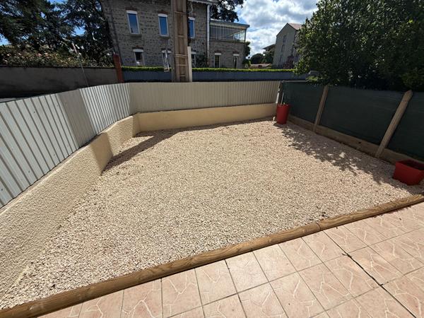 Maison de ville rénovée avec garage