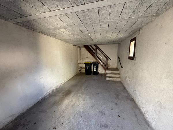 Maison de ville rénovée avec garage