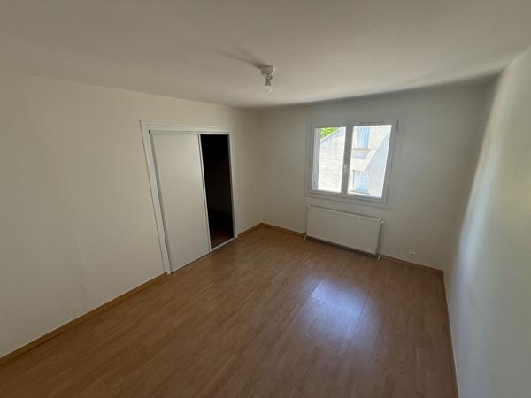 Maison de ville rénovée avec garage
