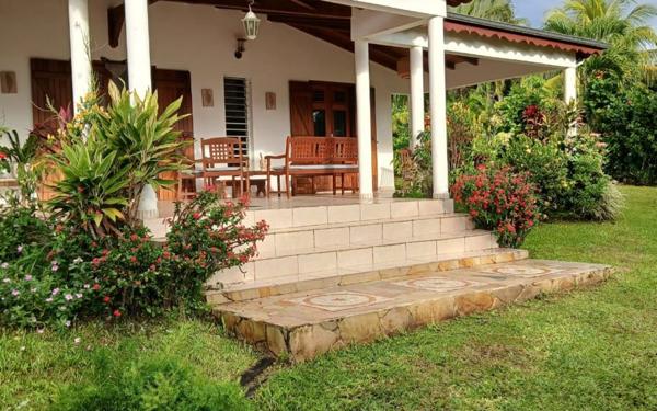 Maison à vendre    3 pièces •  Sainte-Rose