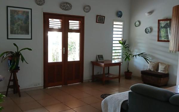 Maison à vendre    3 pièces •  Sainte-Rose