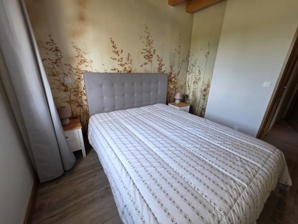 Maison
         6 pièces
        - 139 m² 470 000 € *