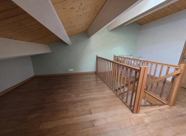 Maison
         6 pièces
        - 139 m² 470 000 € *