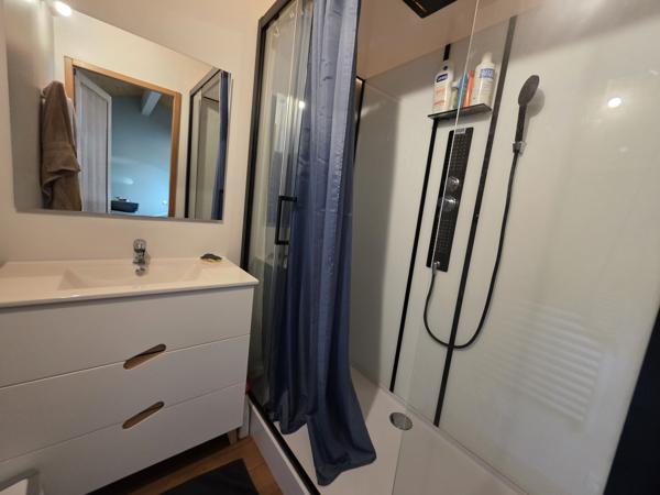 Maison
         6 pièces
        - 139 m² 470 000 € *