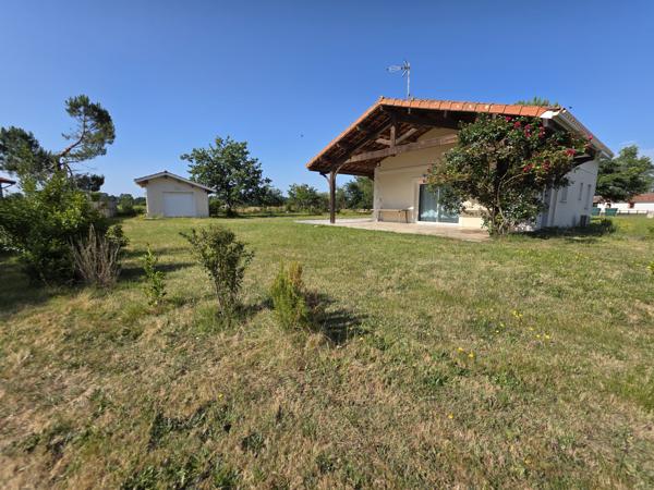 Maison
         6 pièces
        - 139 m² 470 000 € *