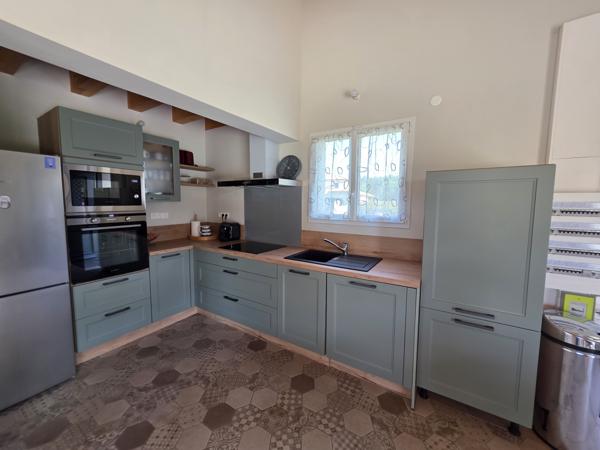 Maison
         6 pièces
        - 139 m² 470 000 € *