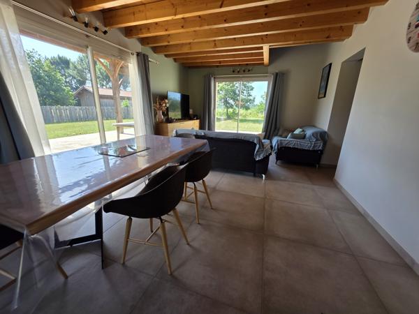 Maison
         6 pièces
        - 139 m² 470 000 € *