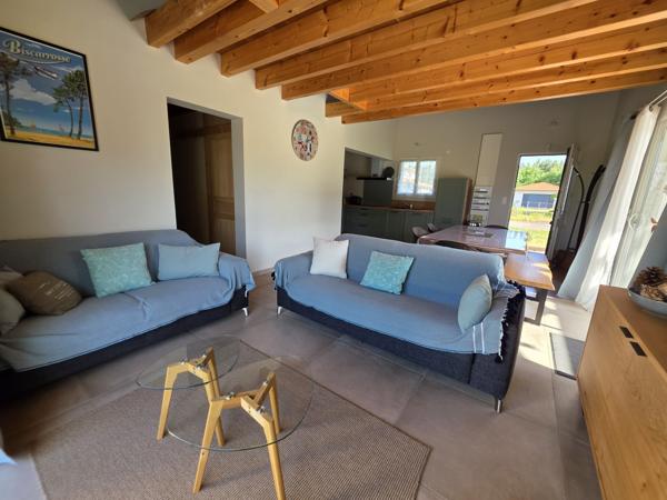 Maison
         6 pièces
        - 139 m² 470 000 € *
