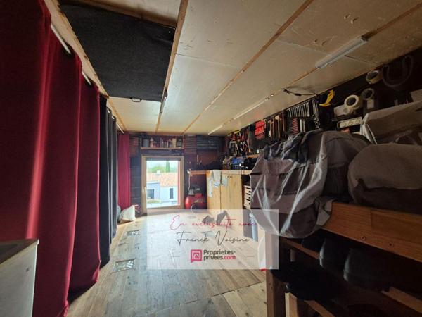 A VENDRE en Exclusivité aux Herbiers, proximité St Paul en Pareds, maison avec 2 chambres et 1 bureau sur une parcelle de 426 m2