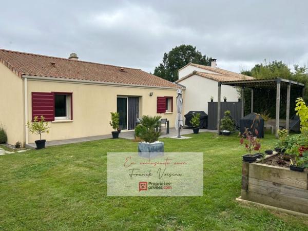 A VENDRE en Exclusivité aux Herbiers, proximité St Paul en Pareds, maison avec 2 chambres et 1 bureau sur une parcelle de 426 m2