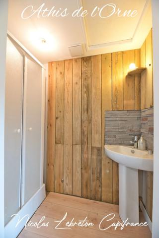 Maison de charme en pierres – jardin - le tout à 200 m (collège & commerces)