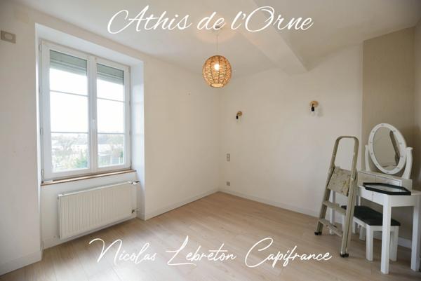 Maison de charme en pierres – jardin - le tout à 200 m (collège & commerces)