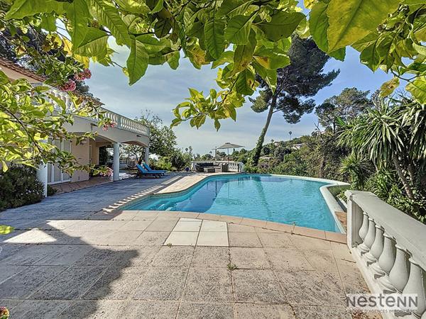 Élégante villa 7 pièces de 280 m² ? Antibes, quartier résidentiel des Brusquets