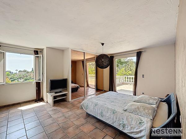 Élégante villa 7 pièces de 280 m² ? Antibes, quartier résidentiel des Brusquets