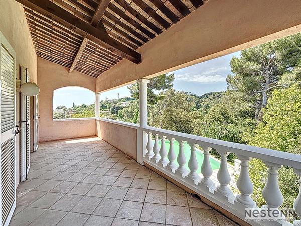 Élégante villa 7 pièces de 280 m² ? Antibes, quartier résidentiel des Brusquets