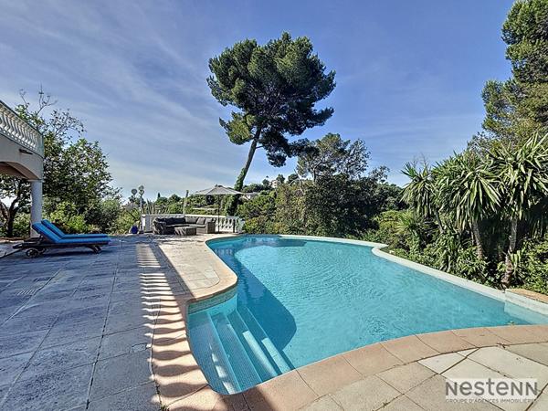 Élégante villa 7 pièces de 280 m² ? Antibes, quartier résidentiel des Brusquets