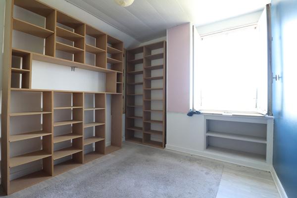 Maison sur sous-sol 3 chambres + 1 bureau+ entrepôt  Marzy, 5 minutes de Nevers, artisan, activité indépendante