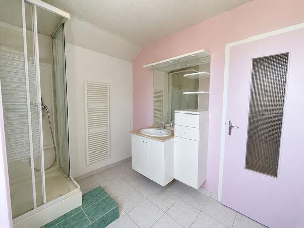 Maison sur sous-sol 3 chambres + 1 bureau+ entrepôt  Marzy, 5 minutes de Nevers, artisan, activité indépendante