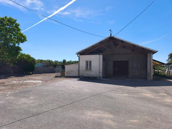 Maison sur sous-sol 3 chambres + 1 bureau+ entrepôt  Marzy, 5 minutes de Nevers, artisan, activité indépendante