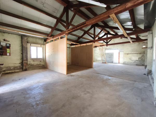 Maison sur sous-sol 3 chambres + 1 bureau+ entrepôt  Marzy, 5 minutes de Nevers, artisan, activité indépendante