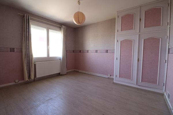 Maison sur sous-sol 3 chambres + 1 bureau+ entrepôt  Marzy, 5 minutes de Nevers, artisan, activité indépendante