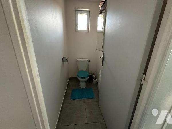 A 10 minutes de l'autoroute A6, et à 10 minutes d'une gare,  maison ancienne rénovée avec goût,...