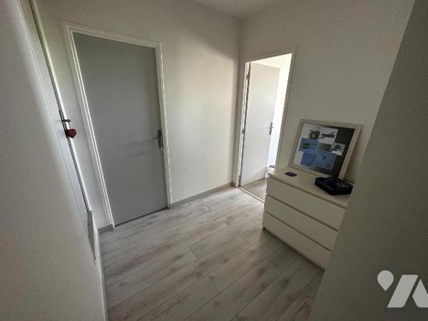 A 10 minutes de l'autoroute A6, et à 10 minutes d'une gare,  maison ancienne rénovée avec goût,...