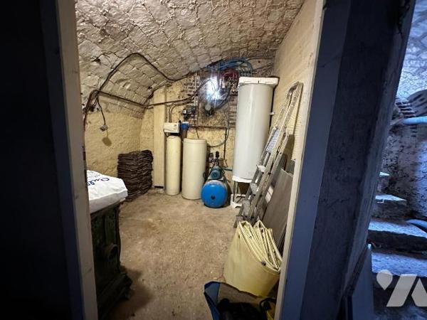 A 10 minutes de l'autoroute A6, et à 10 minutes d'une gare,  maison ancienne rénovée avec goût,...