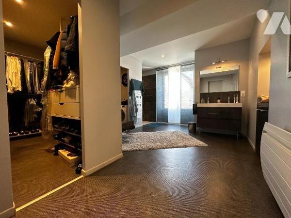 A 10 minutes de l'autoroute A6, et à 10 minutes d'une gare,  maison ancienne rénovée avec goût,...