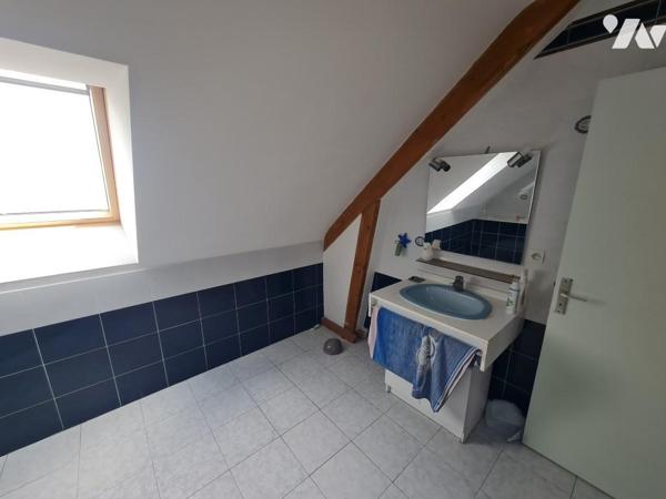 Commerces et commodités à pied - Spacieuse maison familliale avec grand terrain divisible