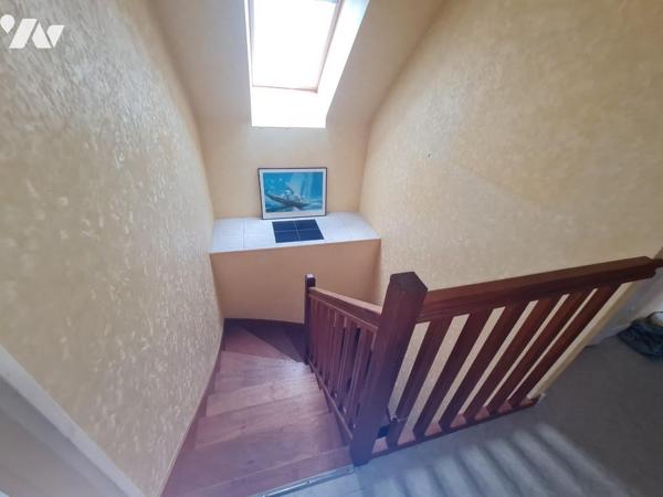 Commerces et commodités à pied - Spacieuse maison familliale avec grand terrain divisible