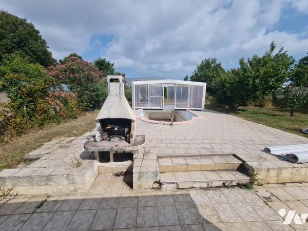 Commerces et commodités à pied - Spacieuse maison familliale avec grand terrain divisible