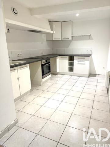 Location appartement 3 pièces 53 m² Le Val