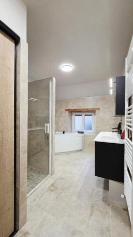 SAINT DOULCHARD MAISON 7 PIECES 6 CHAMBRES GRANGE DEPENDANCES