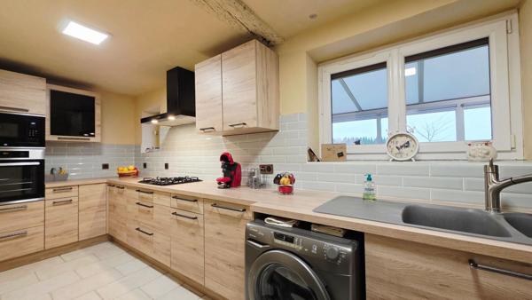 SAINT DOULCHARD MAISON 7 PIECES 6 CHAMBRES GRANGE DEPENDANCES